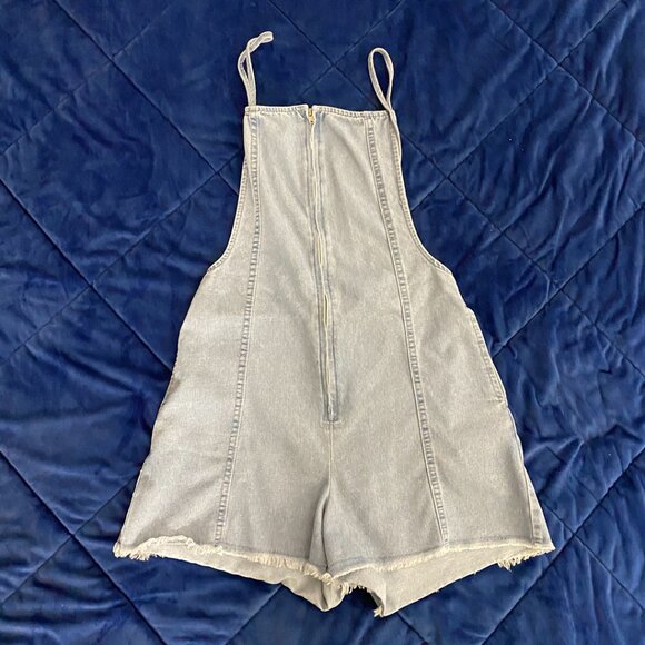 Blue Light Wash Tie-Up & Zipper Open Backless Thin Strap Denim Overalls Shorts - Picture 1 of 5